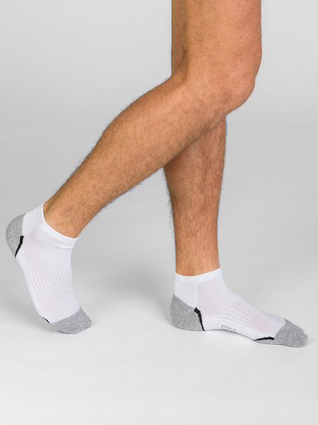 DIM Három darabos férfi sportzokni készlet fehér színben Dim SPORT IN-SHOE 3x